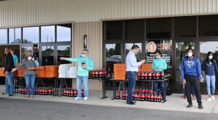 The City Of Groveland and Hope International Church Hosted A “Let’s Eat” Pizza Event