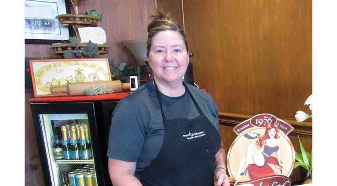 Business Spotlight Shines On Cheesers Palace Cafe Located In Downtown Clermont