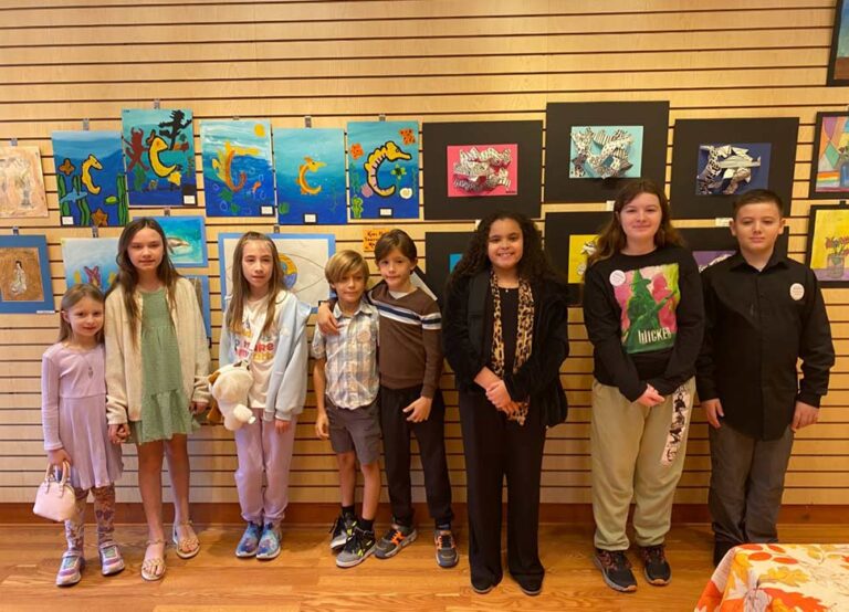 South Lake Art League Holds An Exhibition