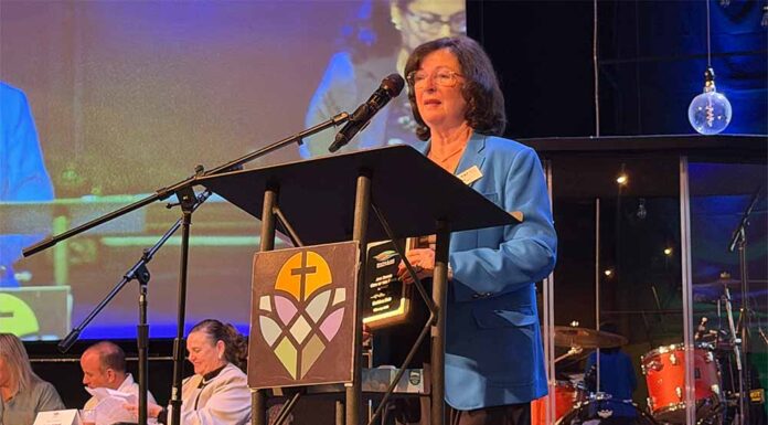 Kathleen Holt Honored with the Ann Dupee Gem of the Hills Award