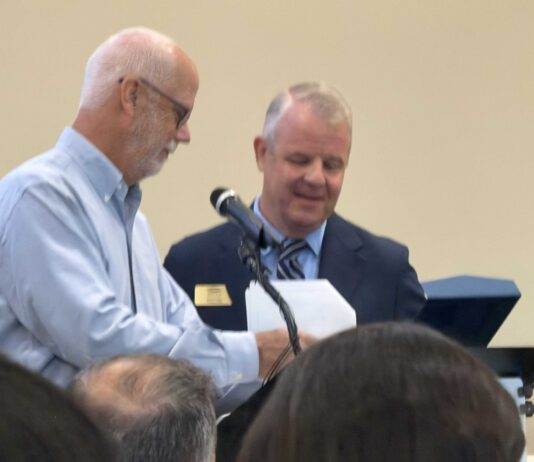 South Lake Chamber Honors Minneola Mayor Pat Kelley for 18 Years of Leadership and Service