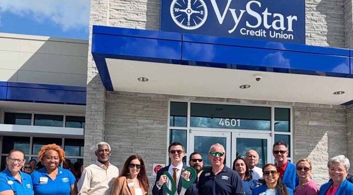 VyStar Credit Union Celebrates Its Clermont Location